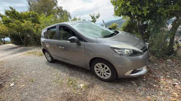 Renault Scenic 2015 photo 5