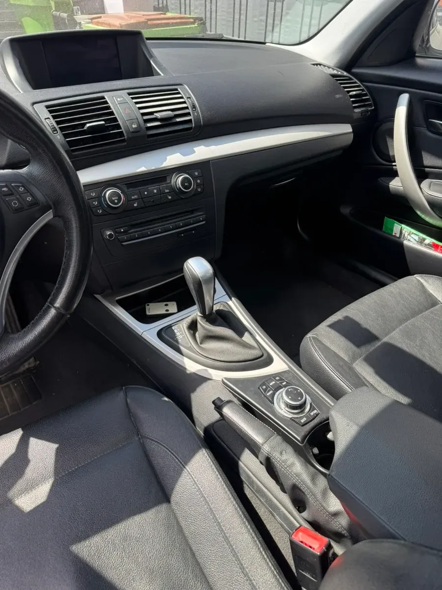 BMW 1 Series 2011 photo 2