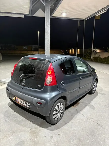 Peugeot 107 2008 photo 2