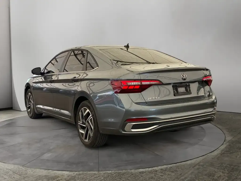 Volkswagen Jetta 2024 photo 3