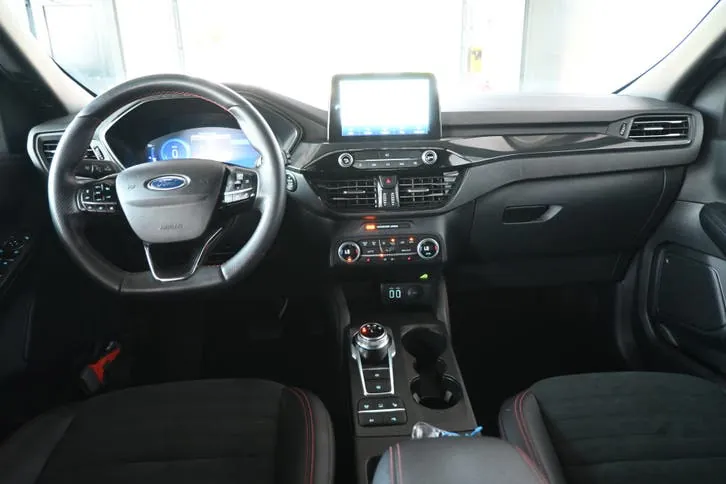 Ford Kuga 2021 photo 2