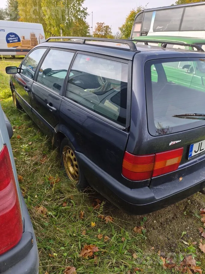 Volkswagen Passat 1994 photo 2