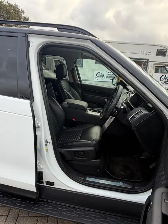 Land Rover Discovery 2024 photo 5