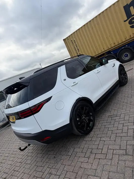 Land Rover Discovery 2024 photo 4