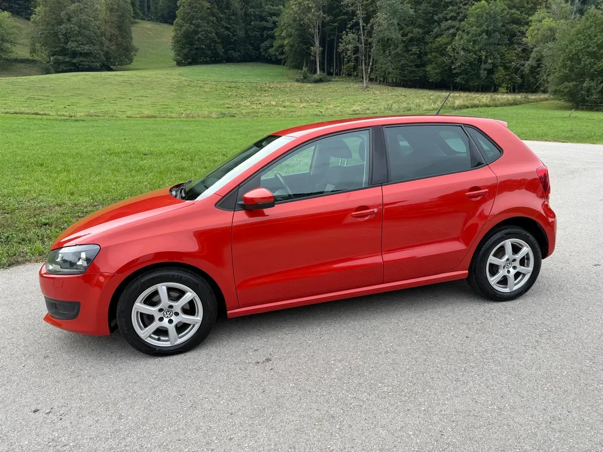 Volkswagen Polo 2010 photo 2