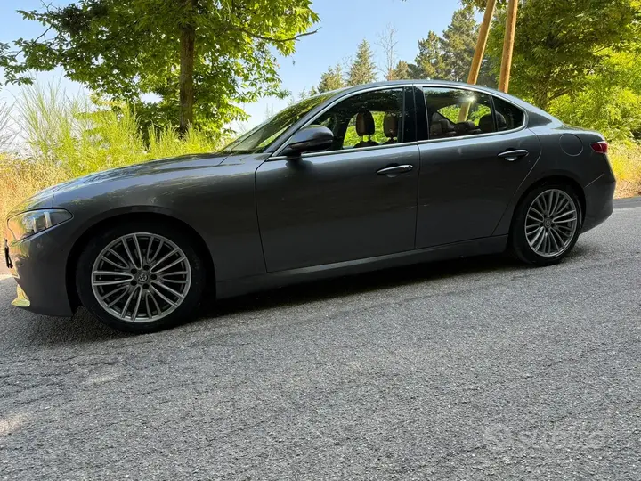 Alfa Romeo Giulia 2016 photo 2