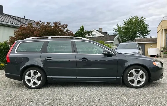 Volvo V70 2010 photo 3
