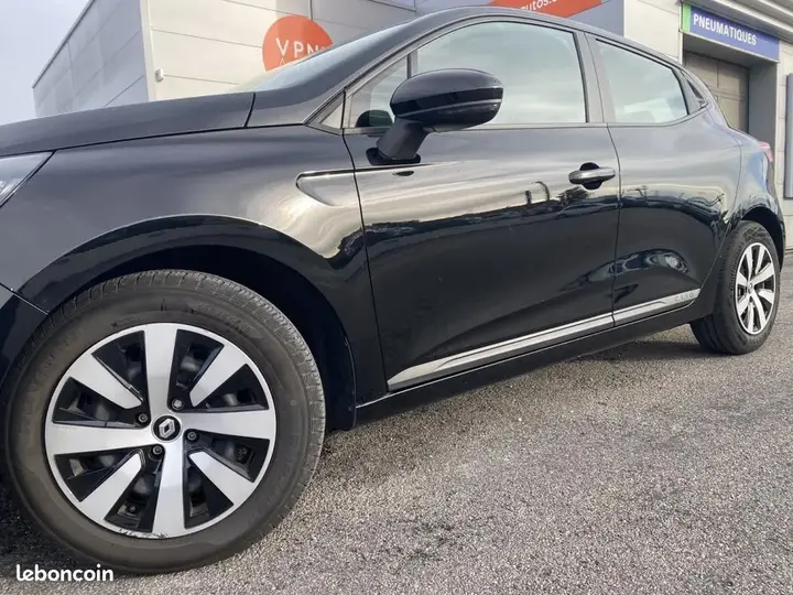 Renault Clio 2023 photo 2