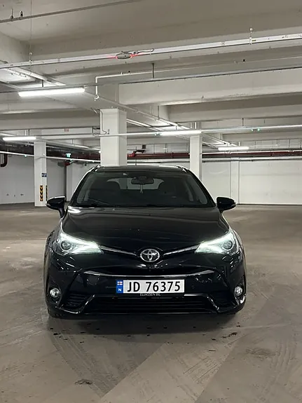 Toyota Avensis 2016 photo 2