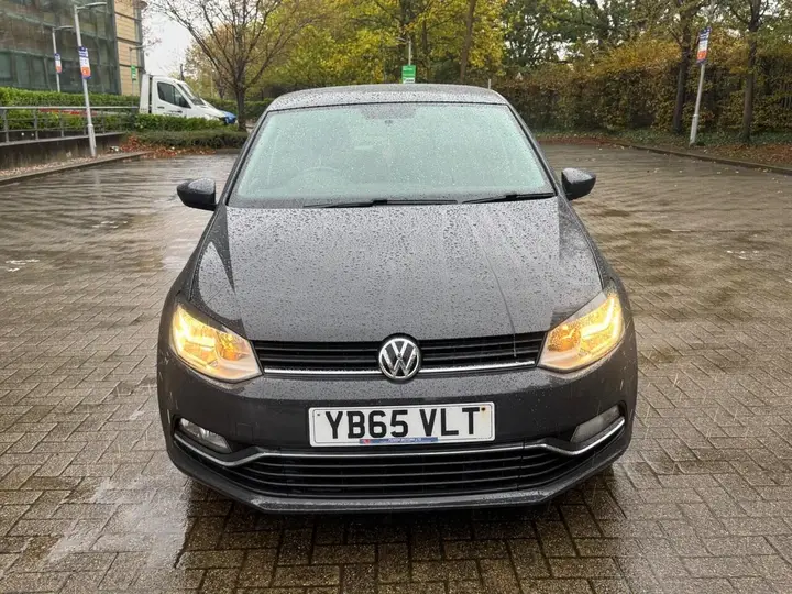 Volkswagen Polo 2015 photo 3