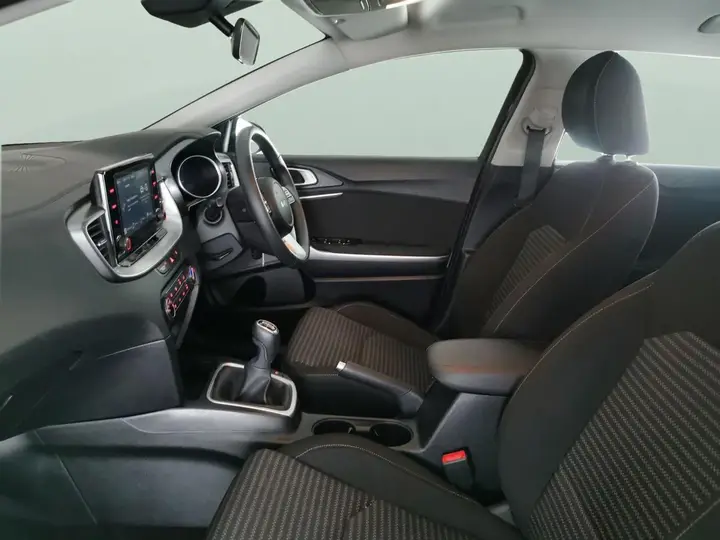Kia Ceed 2023 photo 4