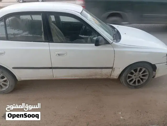 Hyundai Verna 1999 photo 3