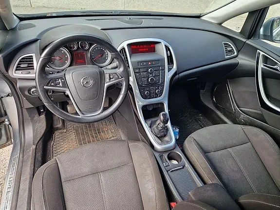 Opel Astra 2011 photo 5