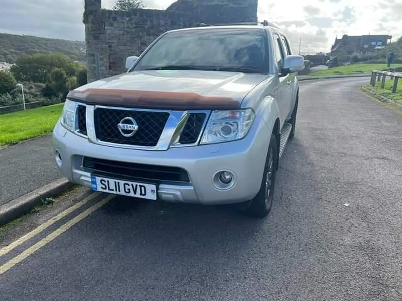 Nissan Pathfinder 2011 photo 2
