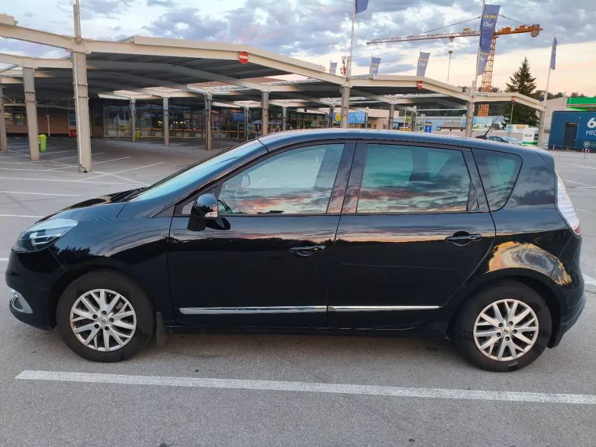 Renault Scenic 2013 photo 2