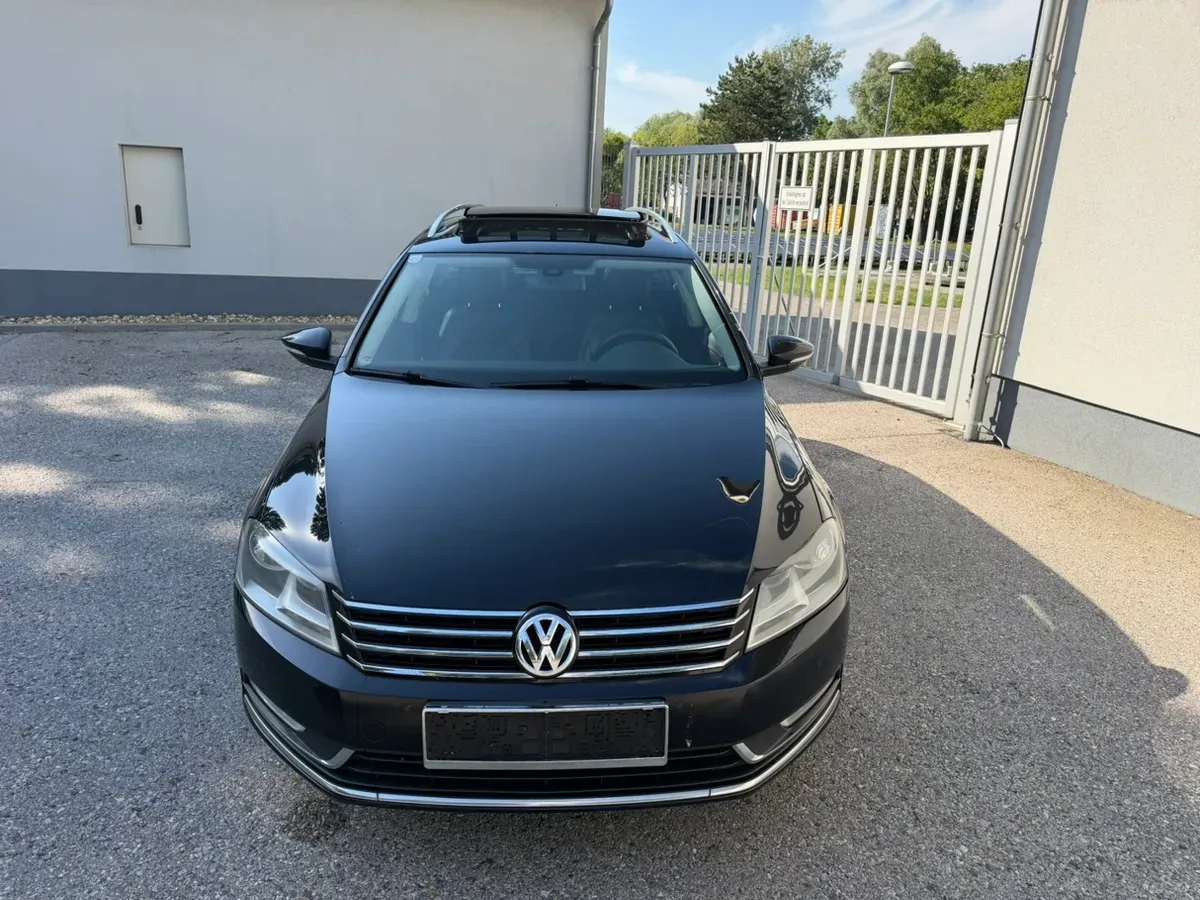 Volkswagen Passat 2013 photo 2