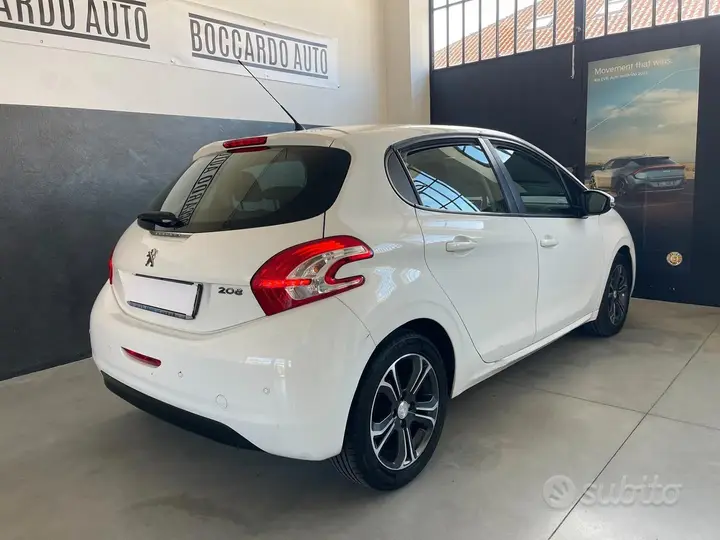 Peugeot 208 2014 photo 4