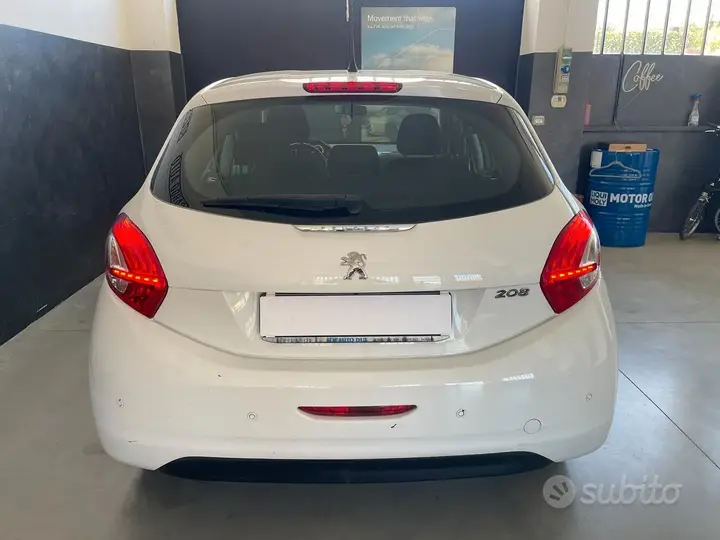Peugeot 208 2014 photo 5