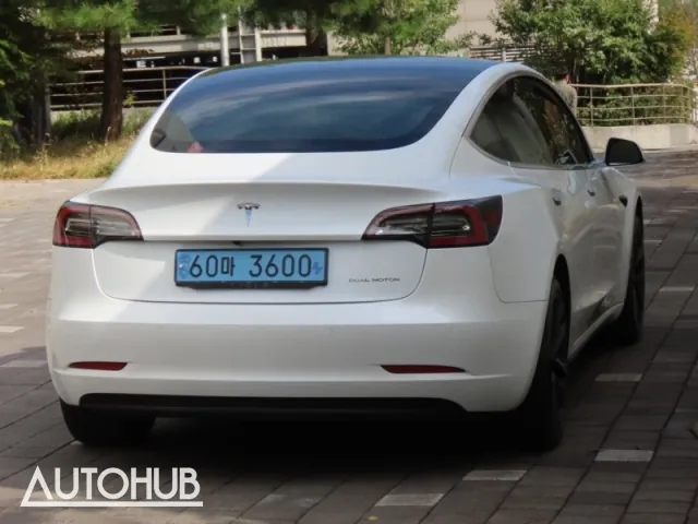 Tesla Model 3 2020 photo 3