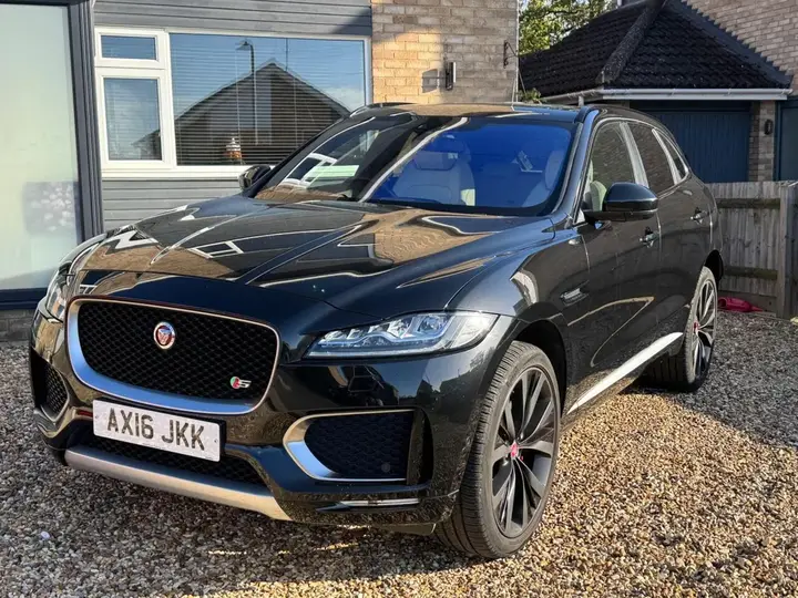 Jaguar F-Pace