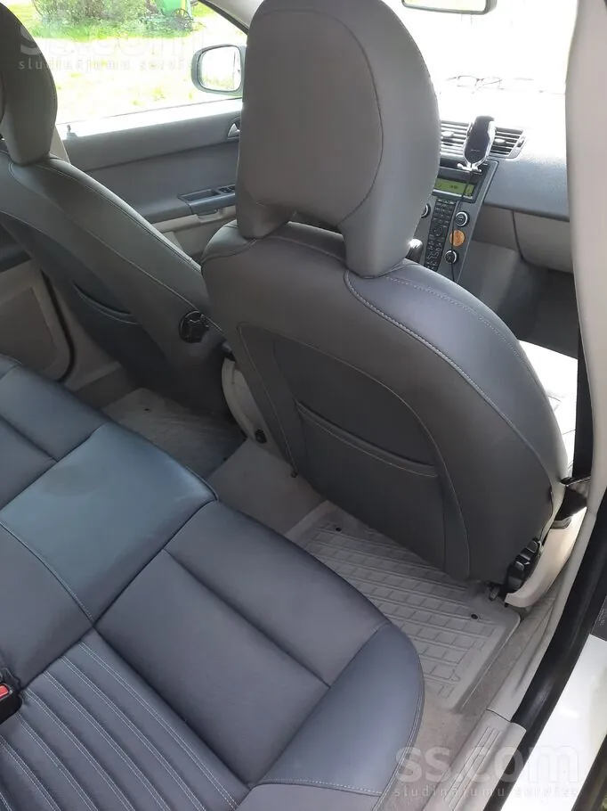 Volvo V50 2010 photo 5