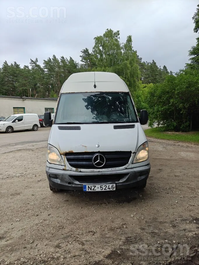 Mercedes-Benz Sprinter 2011 photo 2