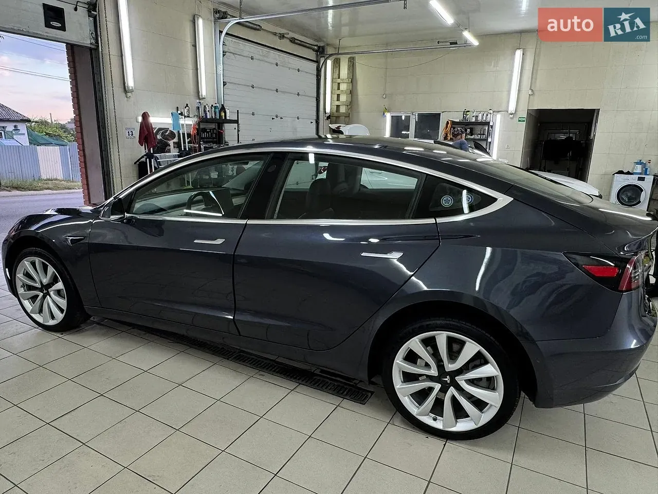 Tesla Model 3 2018 photo 3