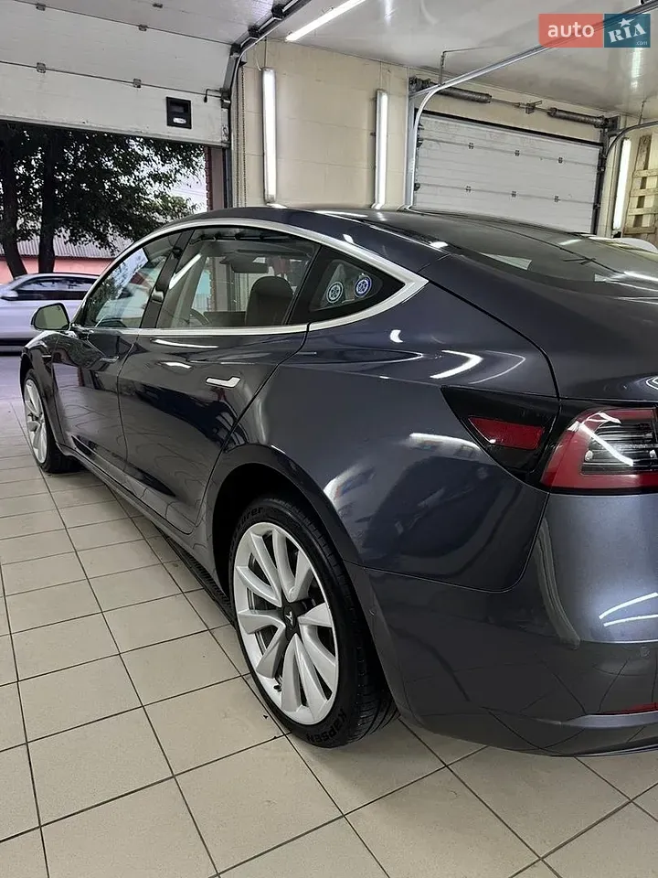 Tesla Model 3 2018 photo 4