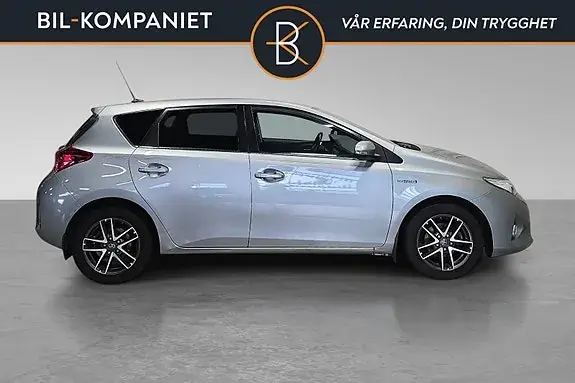 Toyota Auris 2015 photo 4