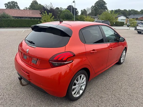 Peugeot 208 2017 photo 5
