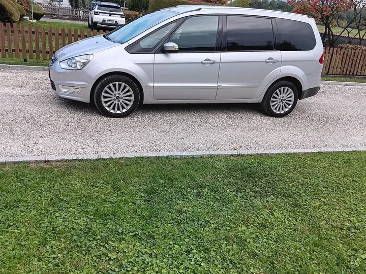 Ford Galaxy 2013 photo 2