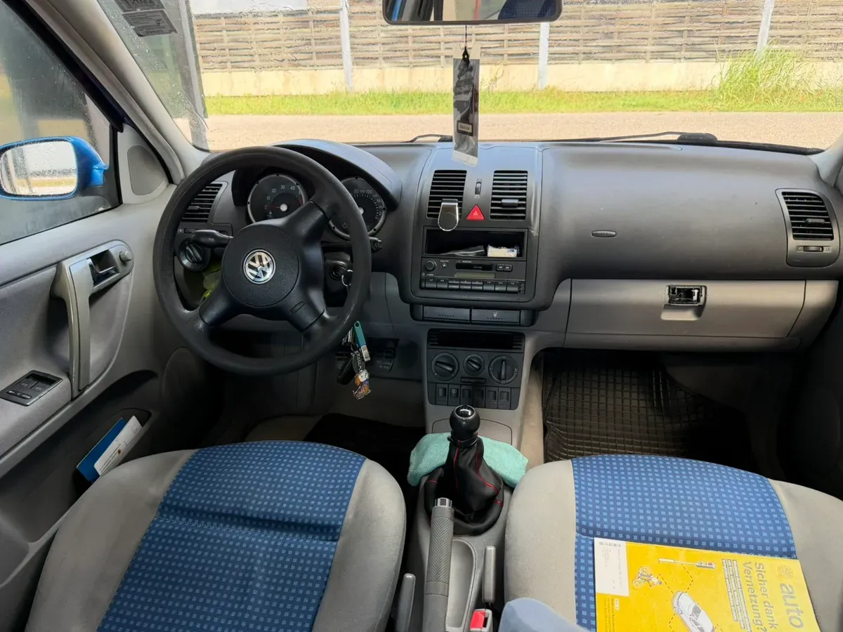 Volkswagen Polo 2000 photo 3