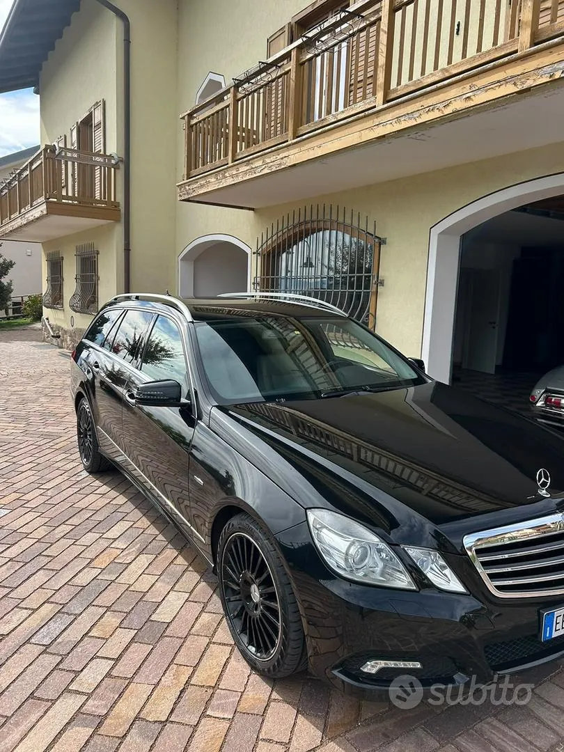 Mercedes-Benz E-Class 2010 photo 2