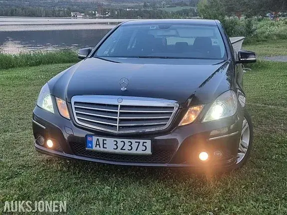 Mercedes-Benz E 200 D 2010 photo 2