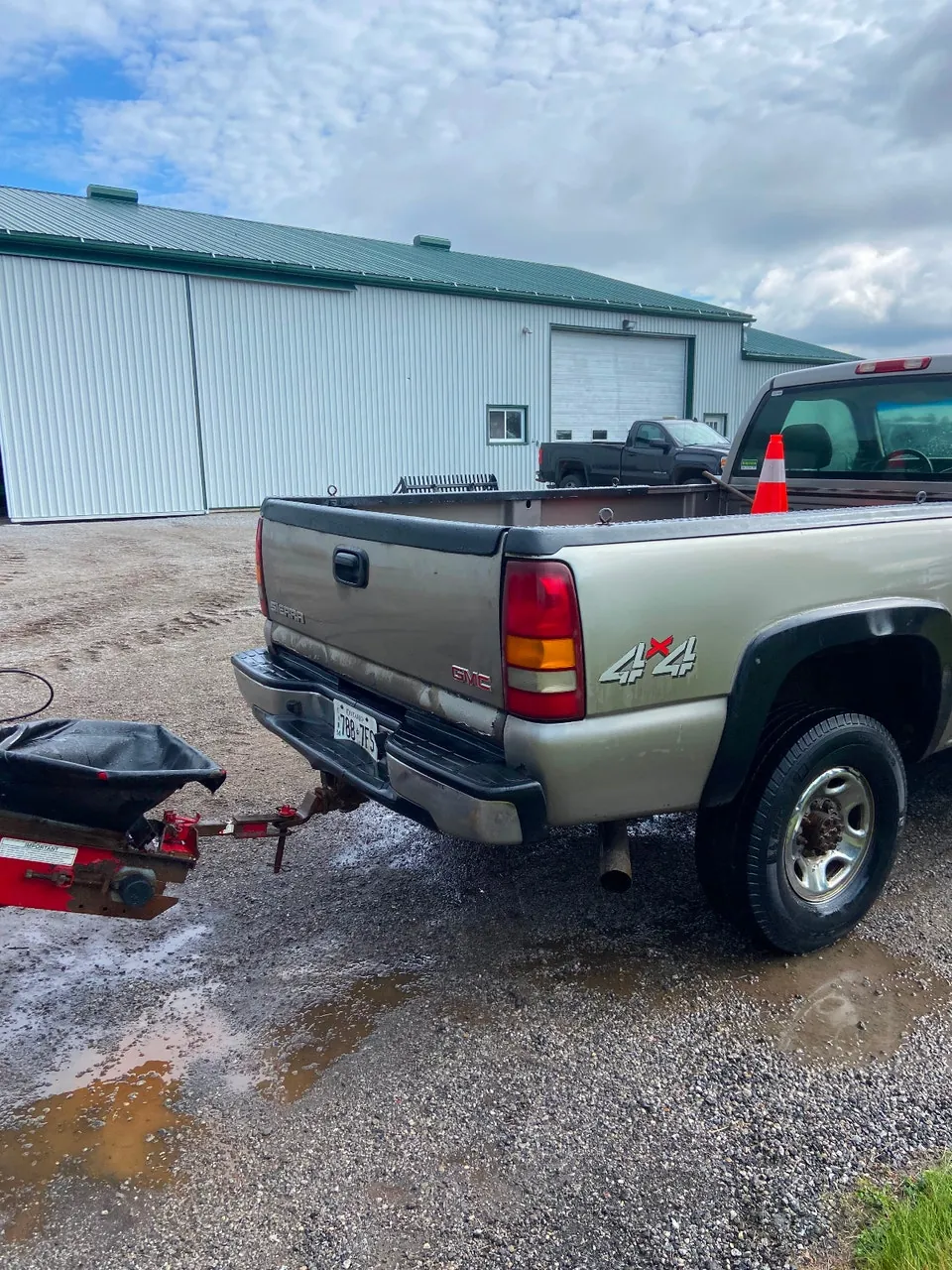 GMC Sierra 2500Hd 2003 photo 4