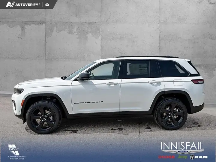 Jeep Grand Cherokee 2026 photo 3