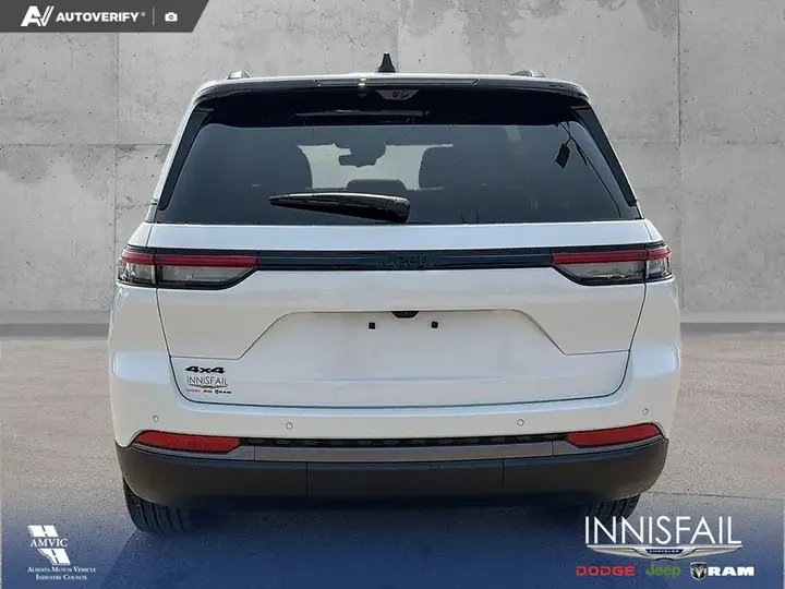 Jeep Grand Cherokee 2026 photo 5