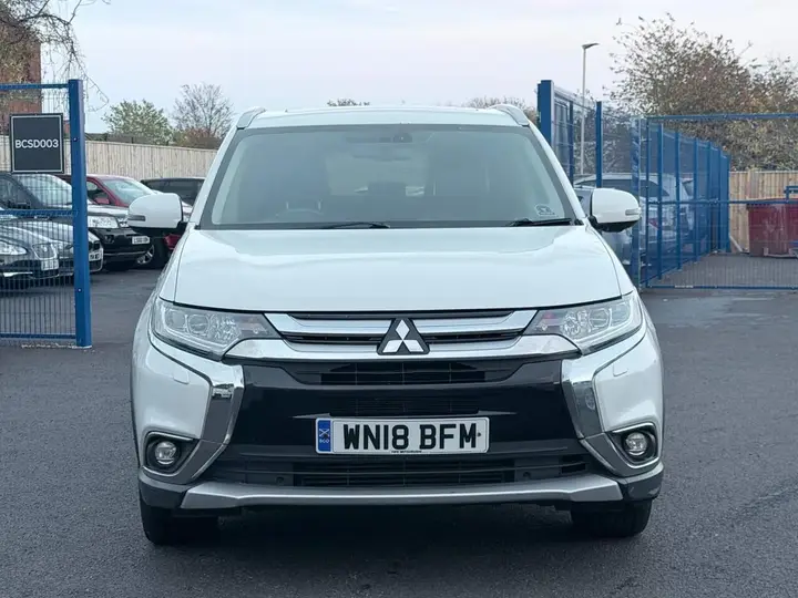 Mitsubishi Outlander 2018 photo 2