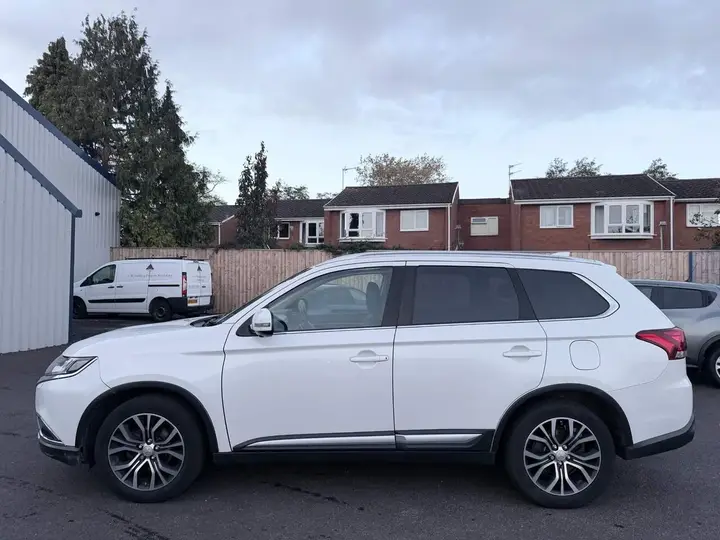 Mitsubishi Outlander 2018 photo 4
