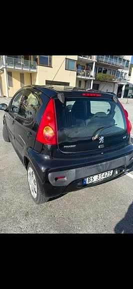 Peugeot 107 2011 photo 2