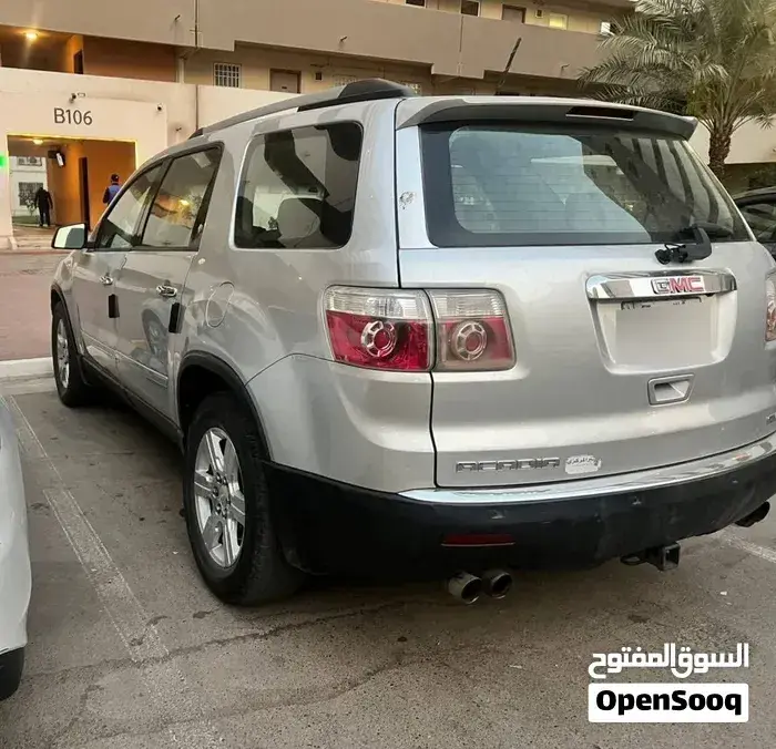 GMC Acadia 2010 photo 3