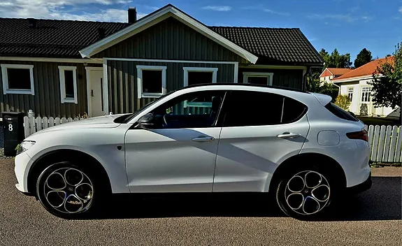 Alfa Romeo Stelvio 2019 photo 2
