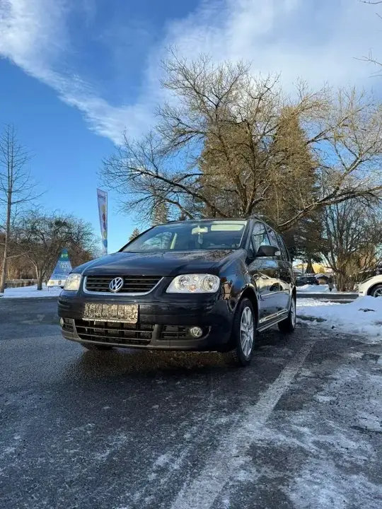 Volkswagen Touran 2006 photo 2