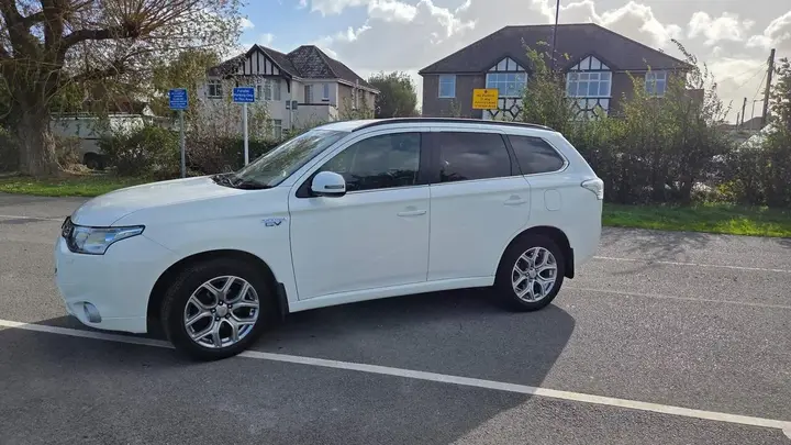 Mitsubishi Outlander 2015 photo 3
