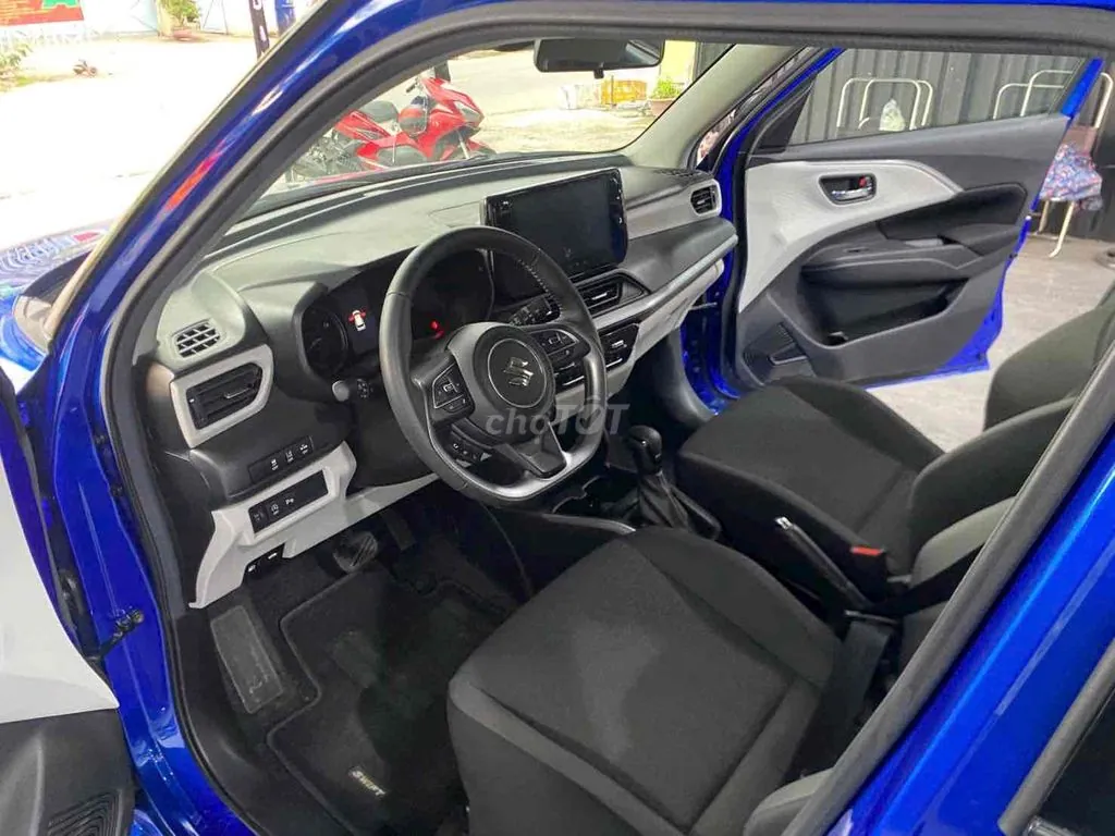 Suzuki Swift 2025 photo 4