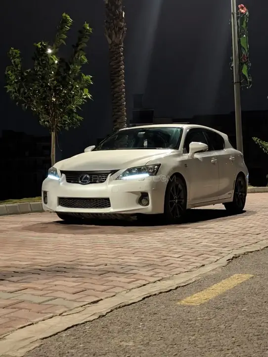 Lexus Ct200H