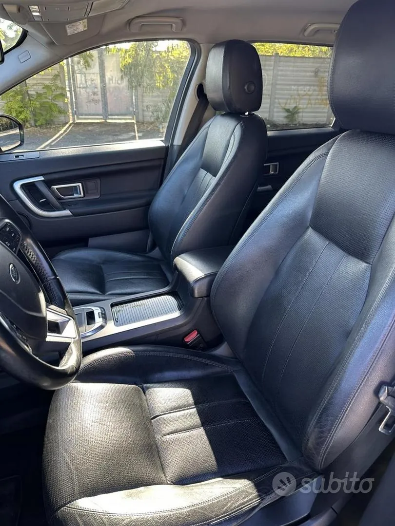 Land Rover Discovery Sport 2017 photo 5