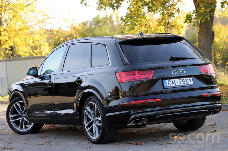 Audi Q7 2015 photo 2