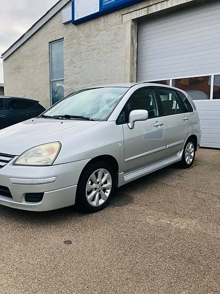Suzuki Liana 2005 photo 2