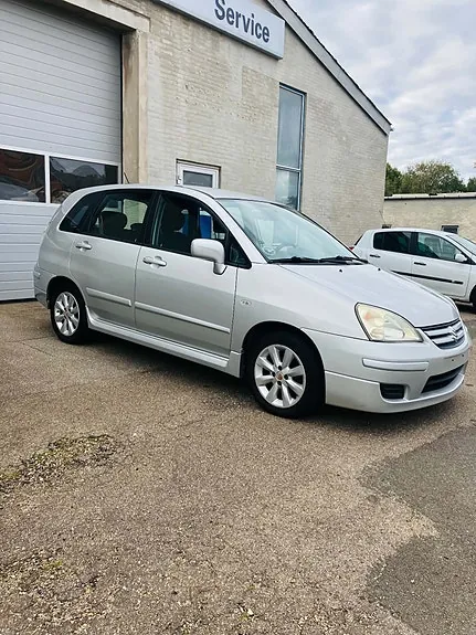Suzuki Liana